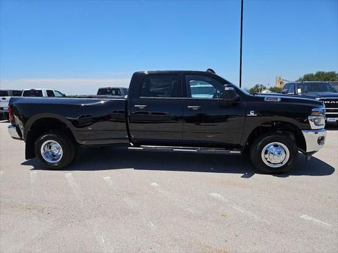 New 2026 RAM 3500 Tradesman AWD/4WD image 39