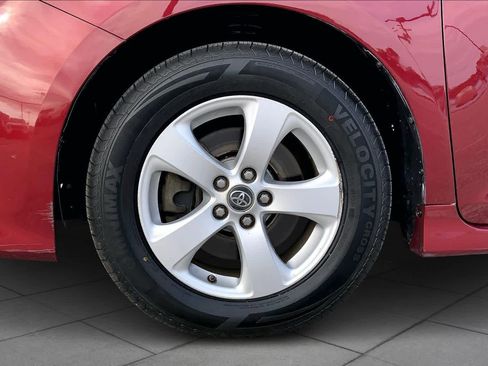 Used 2019 Toyota Sienna L image 11