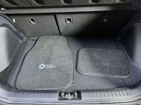 Used 2023 Hyundai Venue SEL FWD image 24