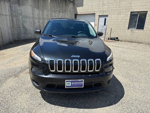 Used 2015 Jeep Cherokee Sport FWD image 9