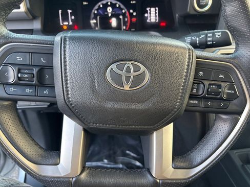 Used 2025 Toyota 4Runner SR5 image 28