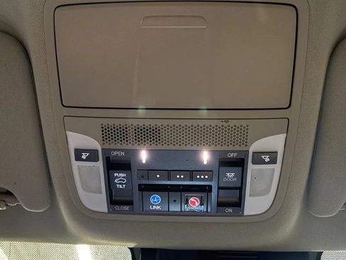 Used 2020 Acura MDX w/ Technology Package AWD/4WD image 35