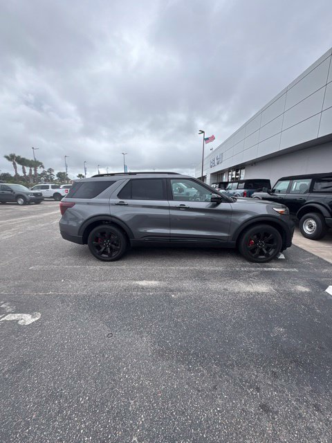 Used 2023 Ford Explorer ST w/ Equipment Group 401A AWD/4WD image 4
