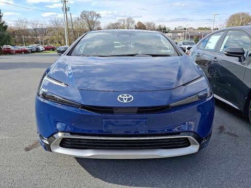 New 2026 Toyota Prius Plug-In Hybrid FWD image 2