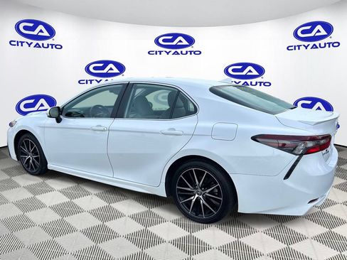Used 2024 Toyota Camry SE FWD image 5