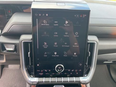 Used 2025 GMC Yukon Denali AWD/4WD image 28