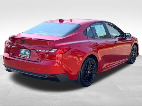 Used 2025 Toyota Camry SE w/ Convenience Package image 6