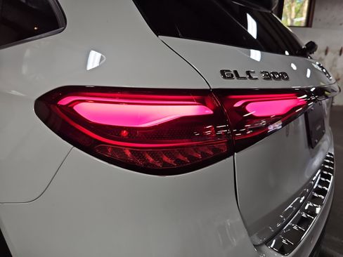 New 2026 Mercedes-Benz GLC 300 image 36