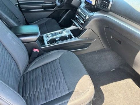 Used 2020 Ford Explorer XLT AWD/4WD image 40