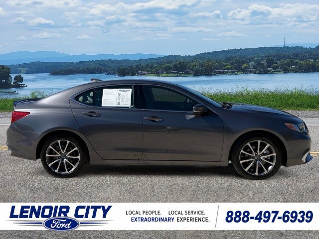 Used 2018 Acura TLX V6 FWD image 2