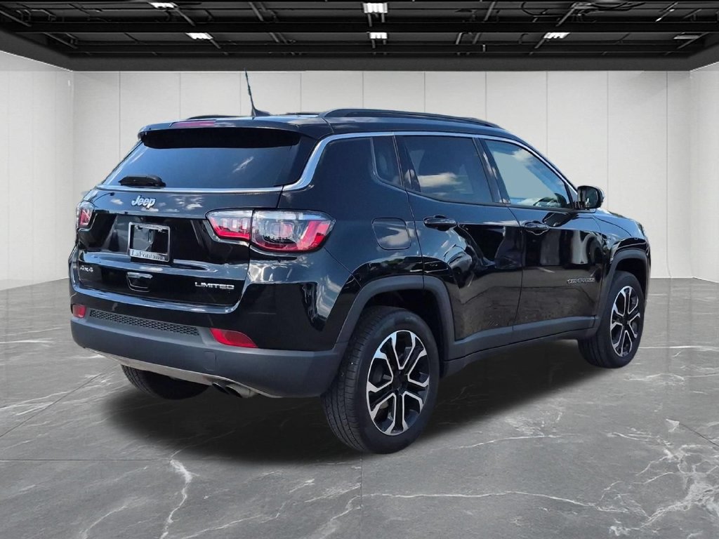 Used 2022 Jeep Compass Limited AWD/4WD image 5