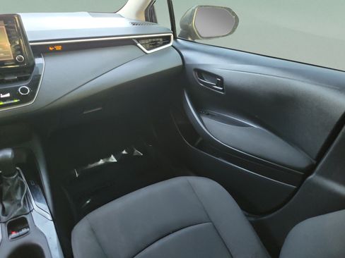 Used 2022 Toyota Corolla LE FWD image 11