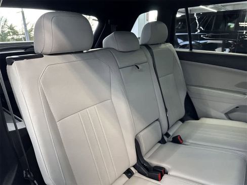 Used 2024 Volkswagen Tiguan SE R-Line image 26