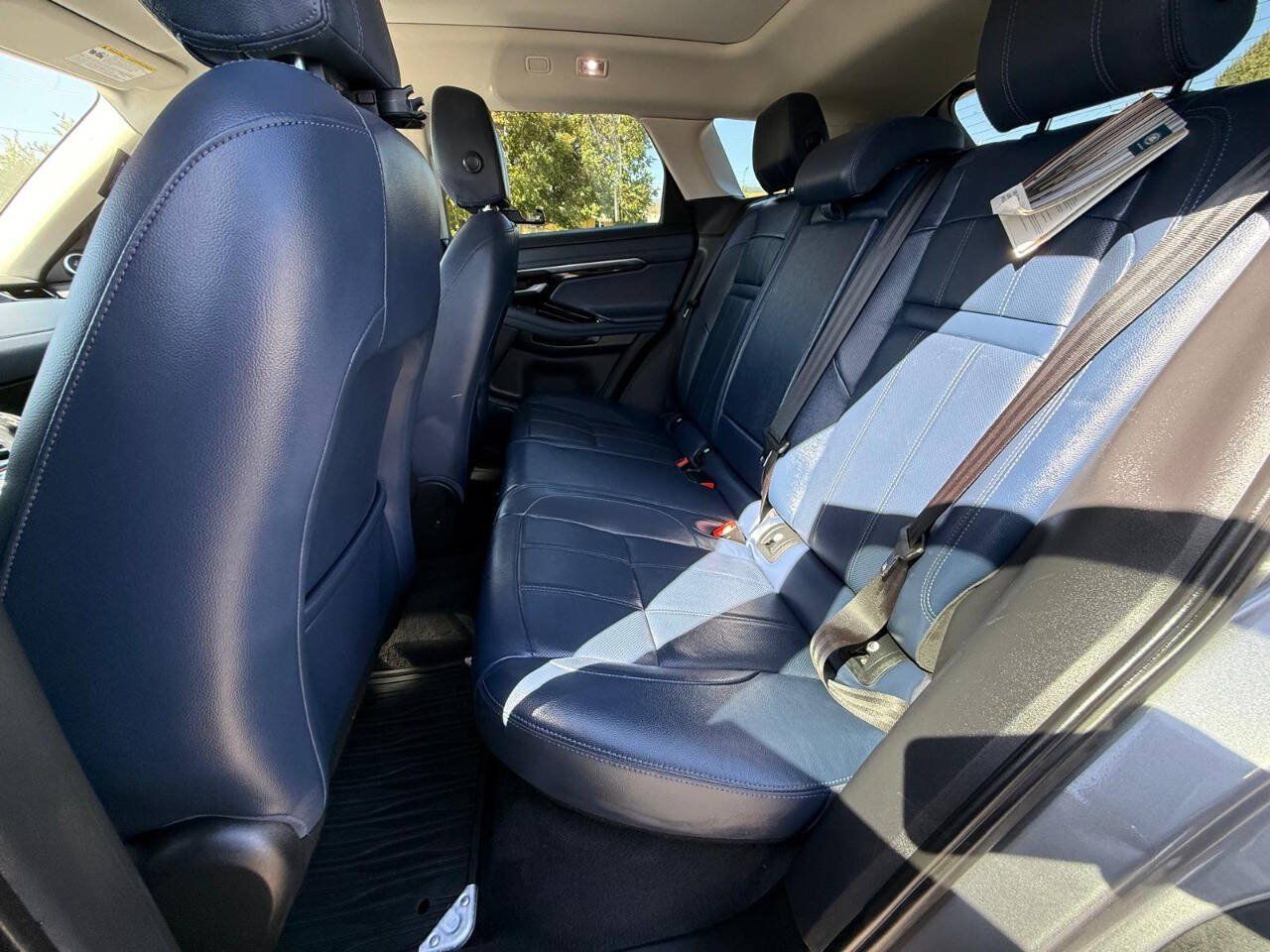Used 2020 Land Rover Range Rover Evoque SE AWD/4WD image 11