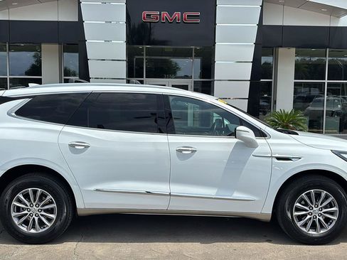 Certified 2024 Buick Enclave Essence AWD/4WD image 8
