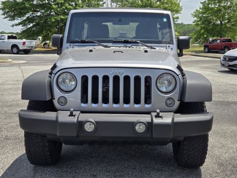 Used 2018 Jeep Wrangler Unlimited Sport w/ Connectivity Group AWD/4WD image 2