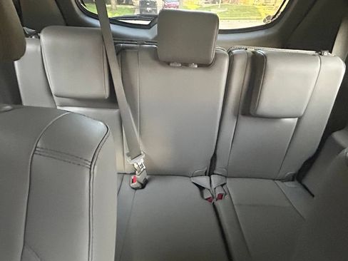 Used 2019 Toyota Highlander XLE FWD image 7