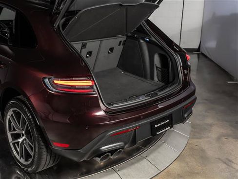 Certified 2026 Porsche Macan AWD/4WD image 34