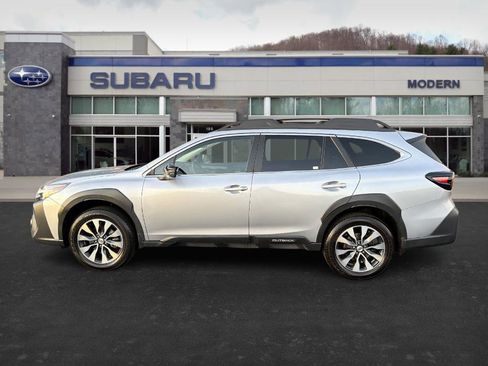 Used 2023 Subaru Outback Limited image 7