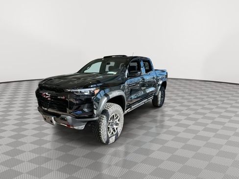 Used 2025 Chevrolet Colorado ZR2 w/ Technology Package image 4