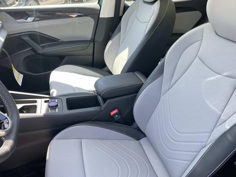 New 2026 Volkswagen Tiguan SE FWD image 20