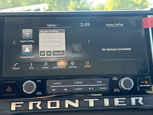 Used 2025 Nissan Frontier SV image 29