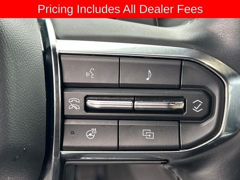 Used 2025 GMC Acadia Elevation w/ Elevation Premium Package FWD image 10