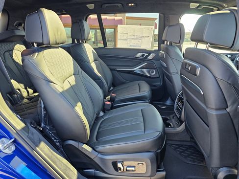 New 2026 BMW X7 M60i image 46