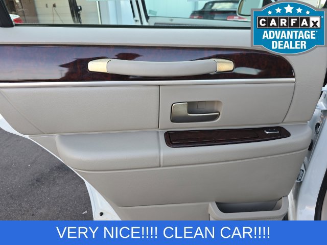 Used 2008 Lincoln Town Car Signature Limited RWD image 14