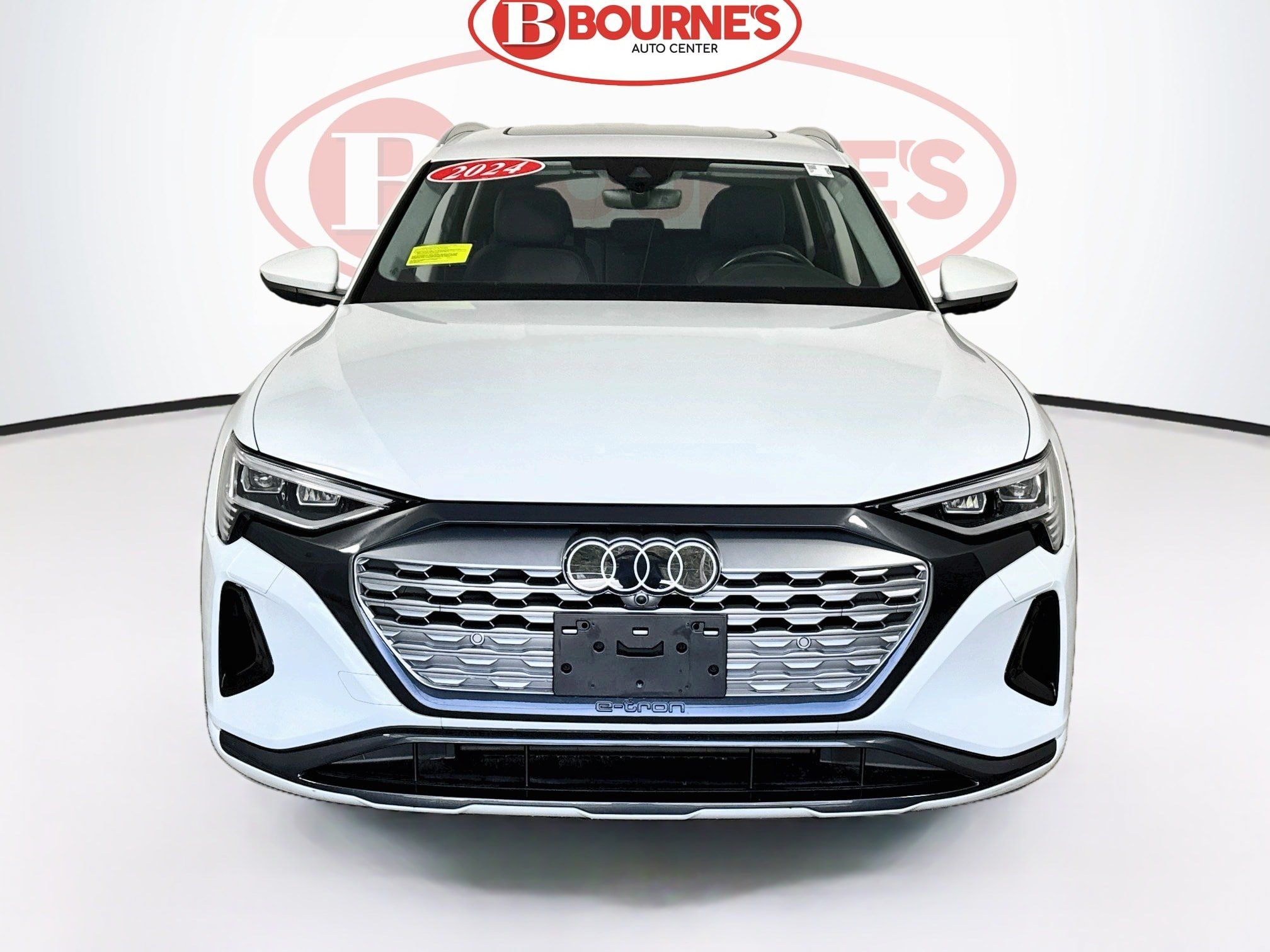 Used 2024 Audi Q8 e-tron Premium AWD/4WD image 6