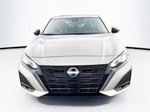 New 2026 Nissan Altima 2.5 SV FWD image 2