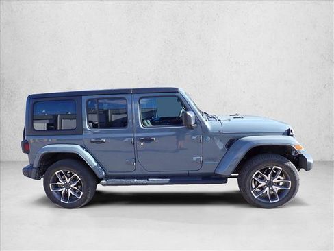 Used 2024 Jeep Wrangler Unlimited AWD/4WD image 13