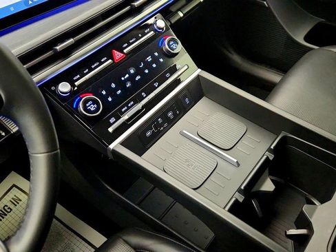 Used 2024 Hyundai Santa Fe Limited FWD image 17