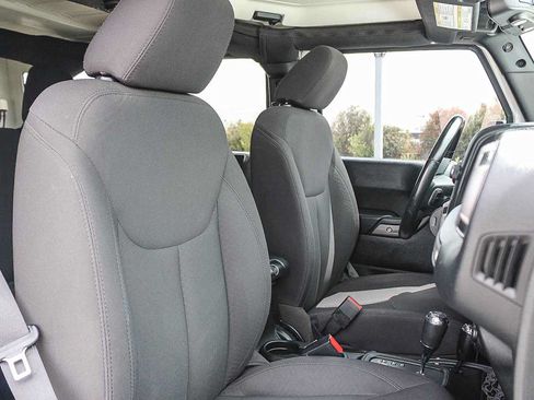 Used 2018 Jeep Wrangler Unlimited Sport S AWD/4WD image 16