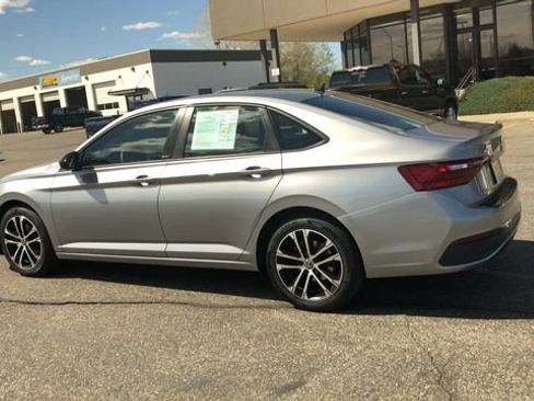 Used 2024 Volkswagen Jetta Sport FWD image 6