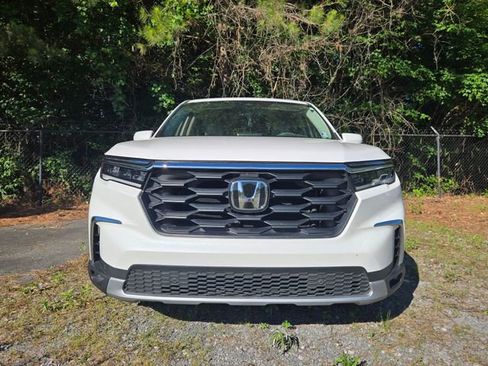 Used 2023 Honda Pilot EX-L image 2