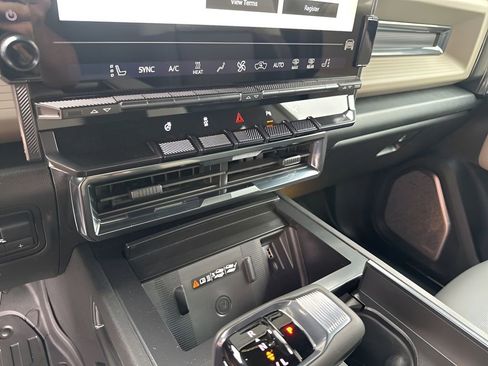 New 2026 GMC Hummer EV 4x4 Crew Cab image 36