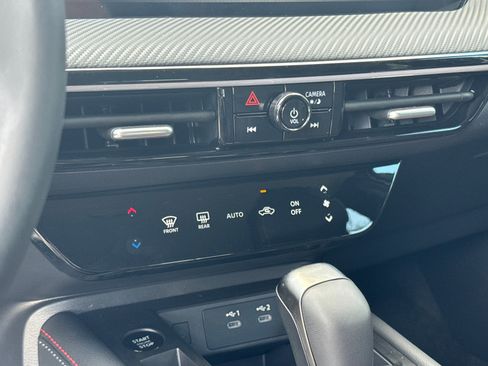 New 2025 Nissan Kicks SR w/ Illumination Package image 30