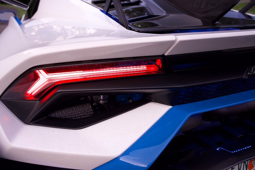 Used 2022 Lamborghini Huracan STO RWD image 16