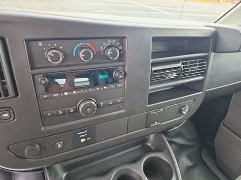 Used 2016 GMC Savana 2500 RWD image 19