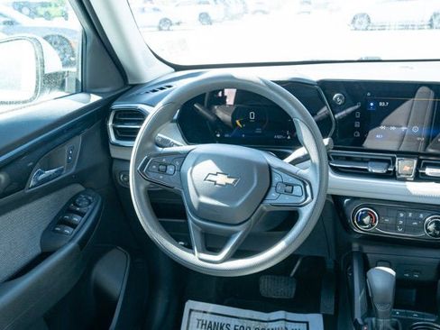 Used 2025 Chevrolet TrailBlazer LT FWD image 29