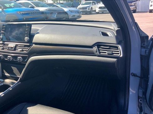 Used 2022 Honda Accord Sport image 15