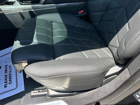 Used 2023 BMW 760i xDrive AWD/4WD image 13
