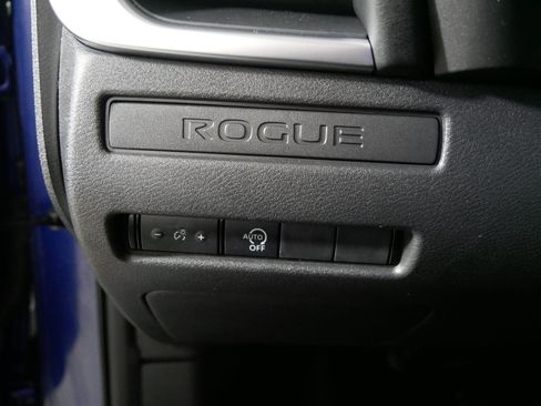 Used 2023 Nissan Rogue S AWD/4WD image 26