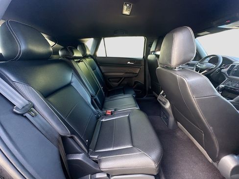 Used 2021 Volkswagen Atlas Cross Sport SE w/ V6 Towing Package image 28