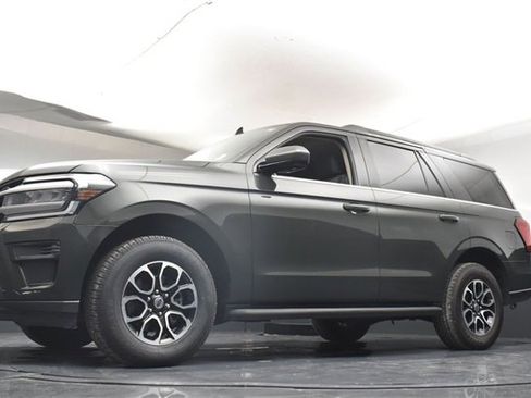 Used 2022 Ford Expedition XLT image 33