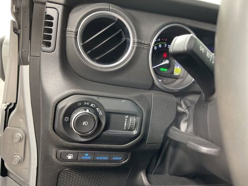 Used 2023 Jeep Wrangler Unlimited Sahara image 7