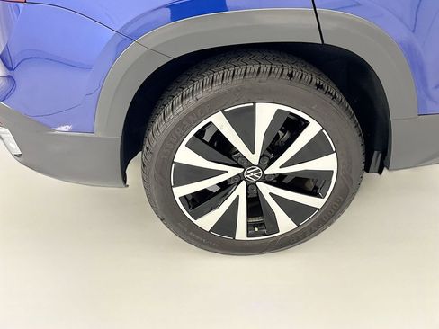 Certified 2024 Volkswagen Taos SE image 31