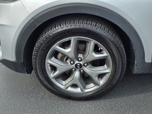 Used 2019 Kia Sorento EX AWD/4WD image 18