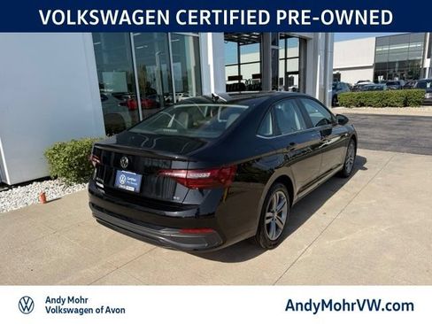 Used 2024 Volkswagen Jetta SE FWD image 7